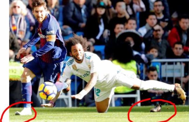 Lionel Messi Beri Assist Aleix Vidal Tanpa Sepatu