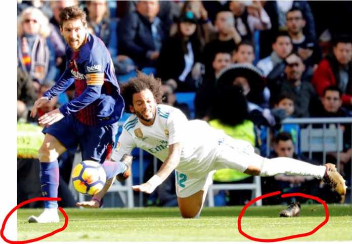Lionel Messi Beri Assist Aleix Vidal Tanpa Sepatu