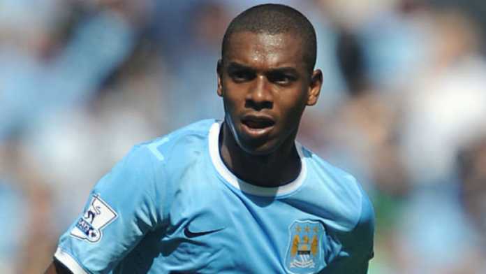 Fernandinho Jadi Tumbal Kemenangan Manchester City Atas Arsenal