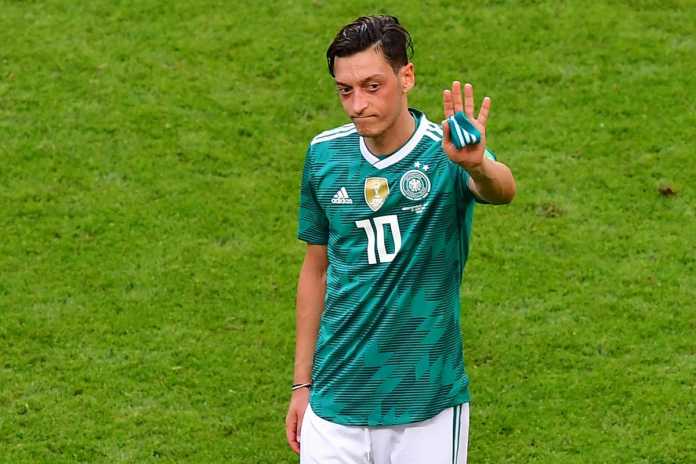 Federasi Sepakbola Jerman Bantah Kasus Rasisme Mesut Ozil