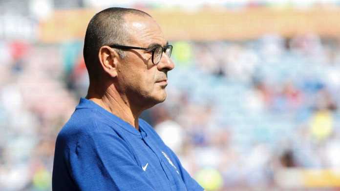 Maurzio Sarri Berniat Berhenti Merokok Selama Latih Chelsea