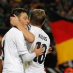 Toni Kroos Tak Suka Cara Mesut Ozil Pensiun Dari Jerman