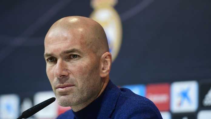 Zinedine Zidane Pertimbangkan Kesempatan Untuk Latih Setan Merah