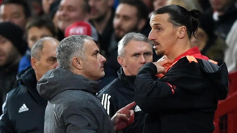 Ibra Mendukung Mourinho Bertahan Di MU