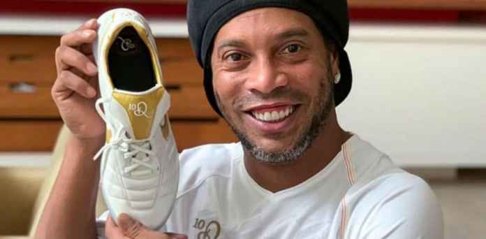 Ronaldinho Bakal Bermain di Indonesia April Mendatang