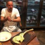 Franck Ribery Mendapat Hukuman Usai Makan Steak Emas
