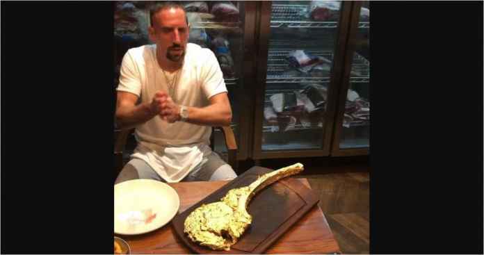 Franck Ribery Mendapat Hukuman Usai Makan Steak Emas
