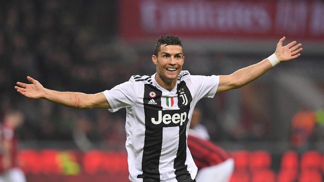 Ronaldo Memperoleh Tawaran Gaji Nyaris 1 Triliun Rupiah di Arab