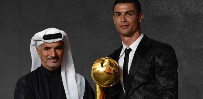 Ronaldo Sukses Mendapatkan Trofi Globe Soccer Awards