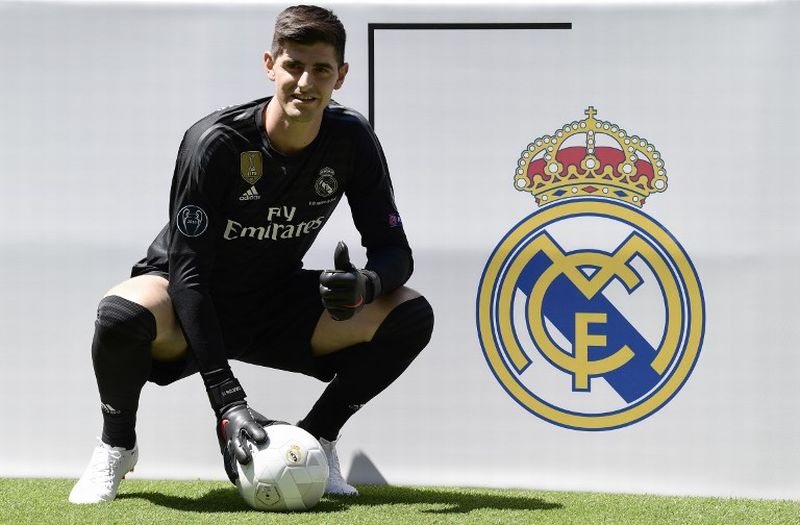 Courtois Sekarang Gaet Model Cantik Usai Bercerai