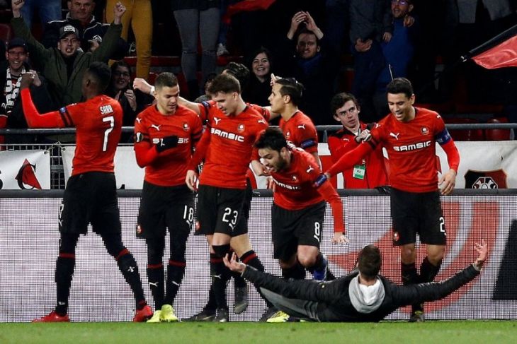 Rennes Tundukkan 10 Pemain Arsenal